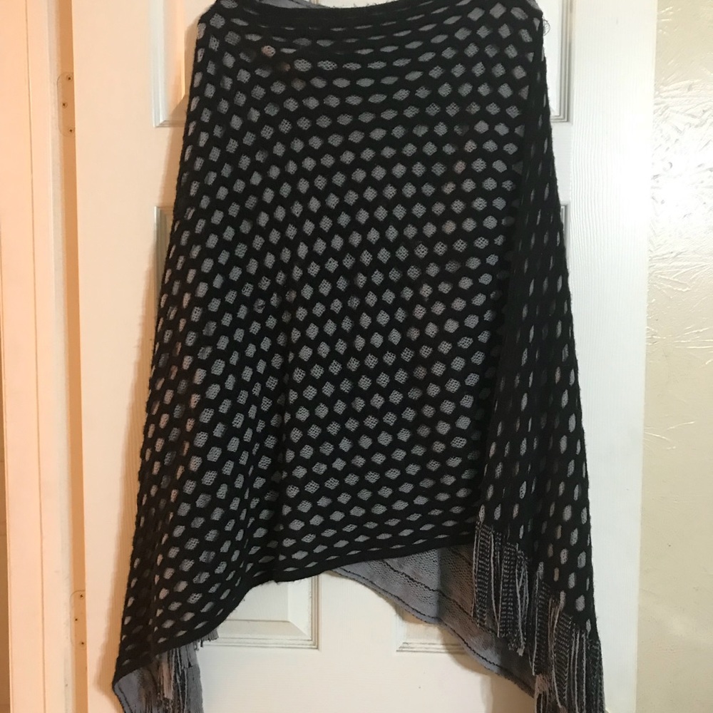 Max Edition knit poncho with fringe